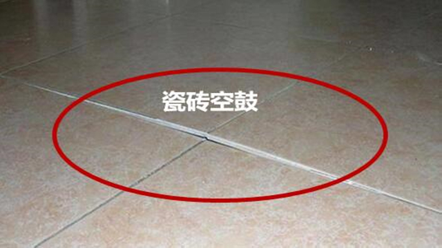 空鼓掉磚多煩惱？瓷磚背膠少不了！