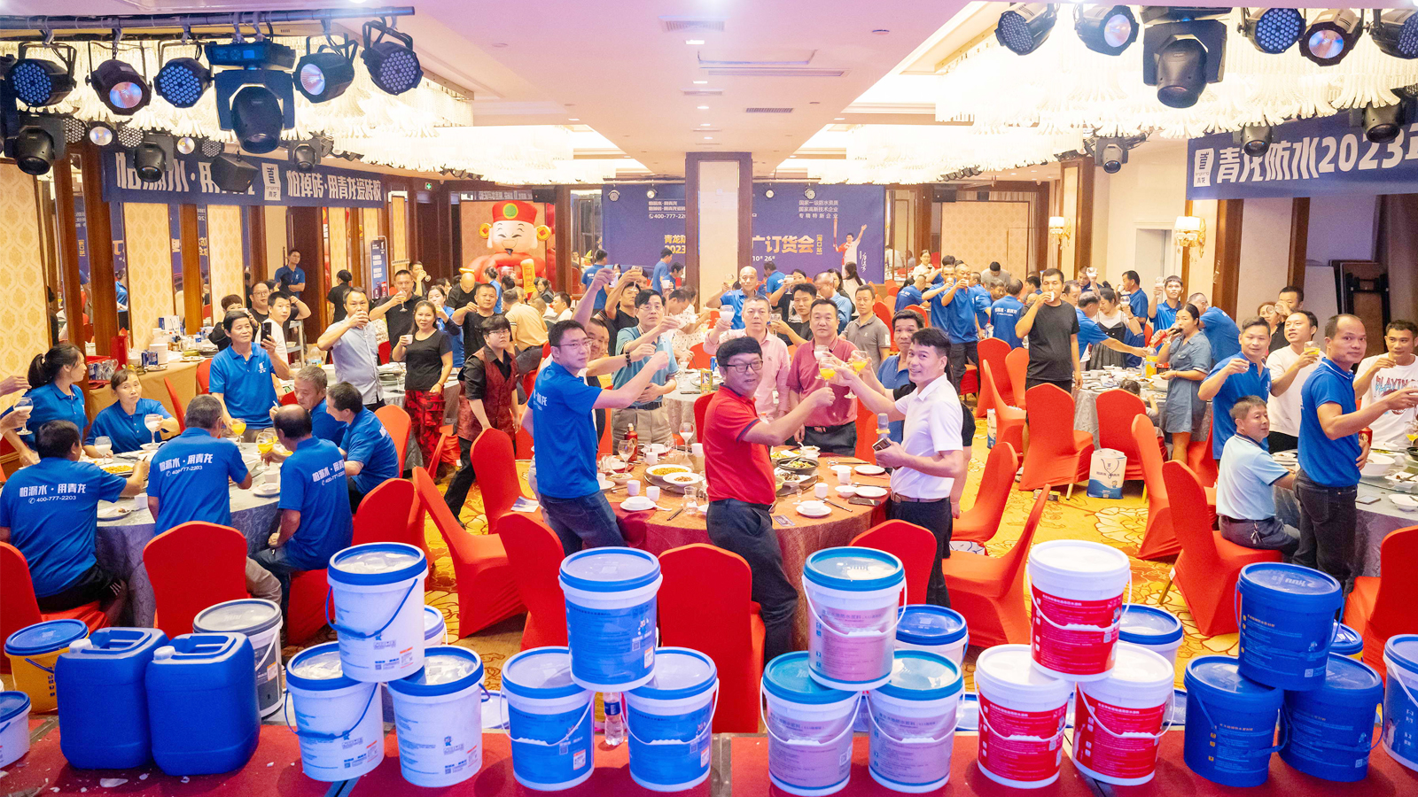 再現(xiàn)青龍節(jié)訂貨盛況，青龍防水2023年品牌推廣訂貨會(huì)?？谡境晒εe行！